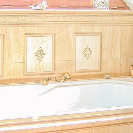 Vakantiehuis Lovely In With Wifi