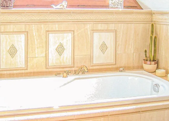 Dom wakacyjny Lovely In With Wifi